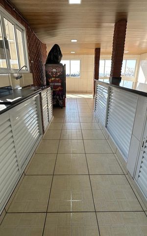 Casa à venda com 308m², 3 quartos e 2 vagas Casa à venda com 308m², 3 quartos e 2 vagasChurrasqueira