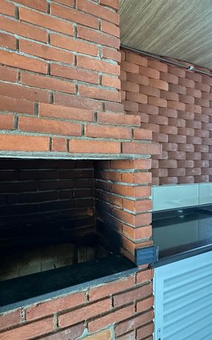 Casa à venda com 308m², 3 quartos e 2 vagas Casa à venda com 308m², 3 quartos e 2 vagasChurrasqueira