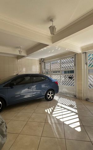 Casa à venda com 308m², 3 quartos e 2 vagas Casa à venda com 308m², 3 quartos e 2 vagasGaragem