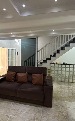 Casa à venda com 308m², 3 quartos e 2 vagas Casa à venda com 308m², 3 quartos e 2 vagasSala