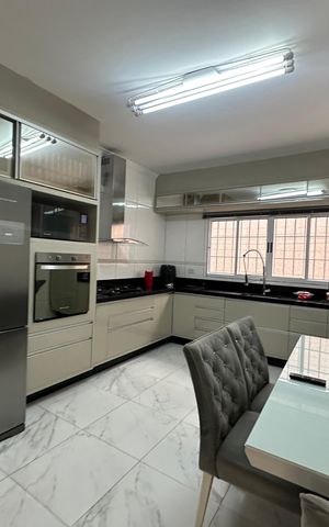 Casa à venda com 308m², 3 quartos e 2 vagas Casa à venda com 308m², 3 quartos e 2 vagasCozinha