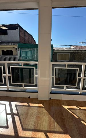 Casa à venda com 308m², 3 quartos e 2 vagas Casa à venda com 308m², 3 quartos e 2 vagasVaranda