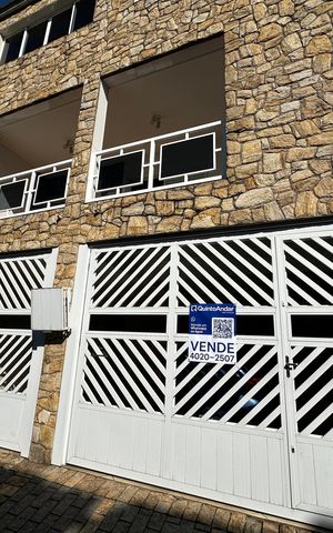 Casa à venda com 308m², 3 quartos e 2 vagas Casa à venda com 308m², 3 quartos e 2 vagasFachada