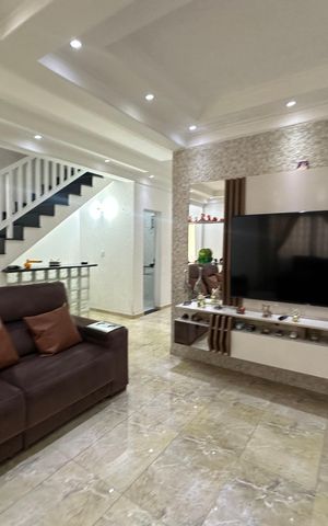 Casa à venda com 308m², 3 quartos e 2 vagas Casa à venda com 308m², 3 quartos e 2 vagasSala