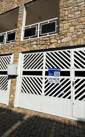 Casa à venda com 308m², 3 quartos e 2 vagas Casa à venda com 308m², 3 quartos e 2 vagasFachada