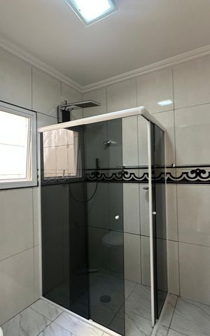 Casa à venda com 308m², 3 quartos e 2 vagas Casa à venda com 308m², 3 quartos e 2 vagasBanheiro da Suíte 1