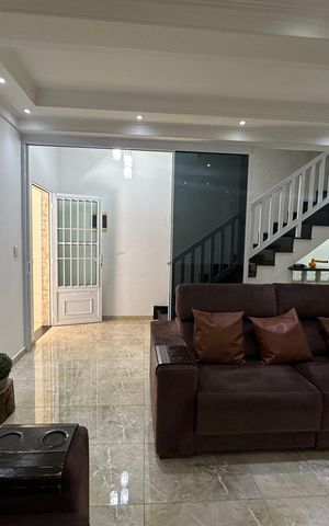 Casa à venda com 308m², 3 quartos e 2 vagas Casa à venda com 308m², 3 quartos e 2 vagasSala