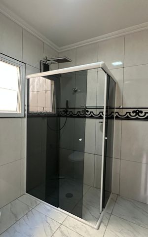 Casa à venda com 308m², 3 quartos e 2 vagas Casa à venda com 308m², 3 quartos e 2 vagasBanheiro da Suíte 1