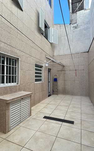 Casa à venda com 308m², 3 quartos e 2 vagas Casa à venda com 308m², 3 quartos e 2 vagasQuintal