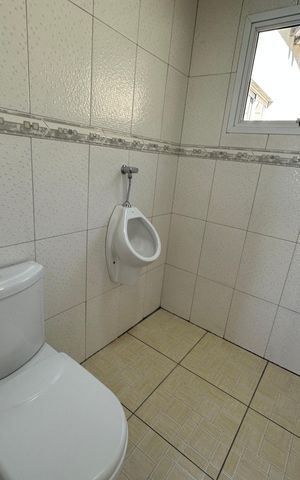 Casa à venda com 308m², 3 quartos e 2 vagas Casa à venda com 308m², 3 quartos e 2 vagasBanheiro 2