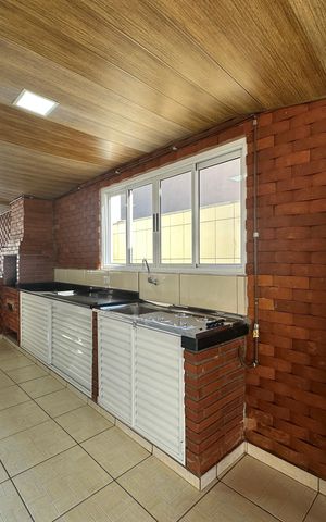 Casa à venda com 308m², 3 quartos e 2 vagas Casa à venda com 308m², 3 quartos e 2 vagasChurrasqueira