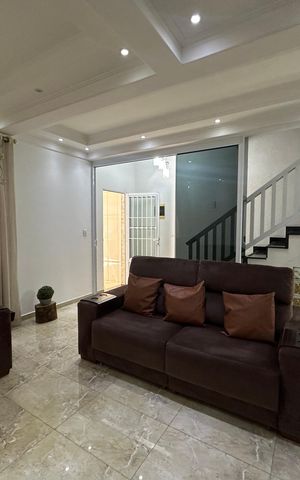 Casa à venda com 308m², 3 quartos e 2 vagas Casa à venda com 308m², 3 quartos e 2 vagasSala