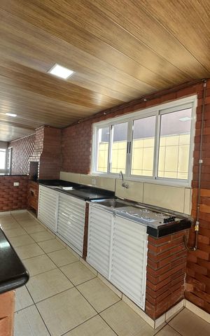 Casa à venda com 308m², 3 quartos e 2 vagas Casa à venda com 308m², 3 quartos e 2 vagasChurrasqueira