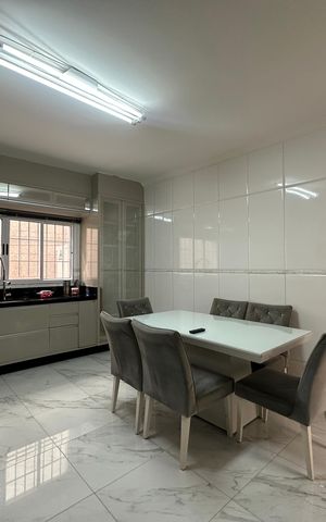 Casa à venda com 308m², 3 quartos e 2 vagas Casa à venda com 308m², 3 quartos e 2 vagasCozinha