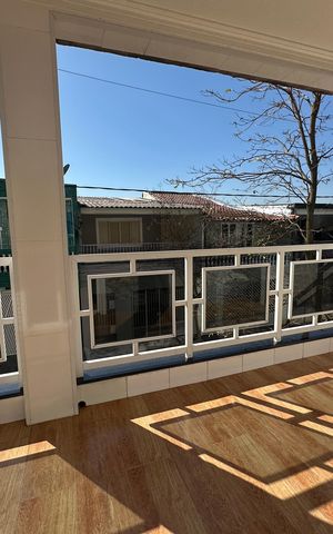 Casa à venda com 308m², 3 quartos e 2 vagas Casa à venda com 308m², 3 quartos e 2 vagasVaranda