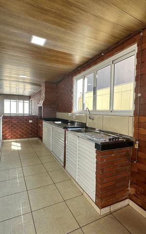 Casa à venda com 308m², 3 quartos e 2 vagas Casa à venda com 308m², 3 quartos e 2 vagasChurrasqueira