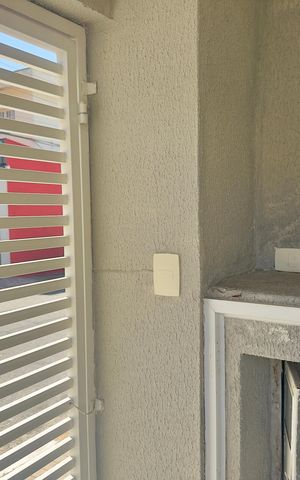 Casa à venda com 300m², 3 quartos e 6 vagas Casa à venda com 300m², 3 quartos e 6 vagasEntrada