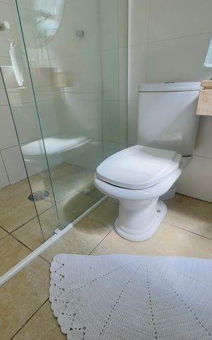 Casa à venda com 300m², 3 quartos e 6 vagas Casa à venda com 300m², 3 quartos e 6 vagasBanheiro 2