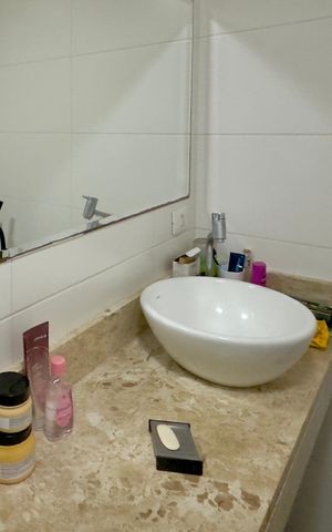 Casa à venda com 300m², 3 quartos e 6 vagas Casa à venda com 300m², 3 quartos e 6 vagasBanheiro 1