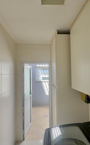 Casa à venda com 300m², 3 quartos e 6 vagas Casa à venda com 300m², 3 quartos e 6 vagasÁrea de Serviço