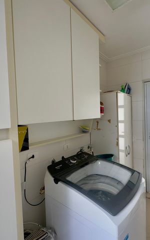 Casa à venda com 300m², 3 quartos e 6 vagas Casa à venda com 300m², 3 quartos e 6 vagasÁrea de Serviço