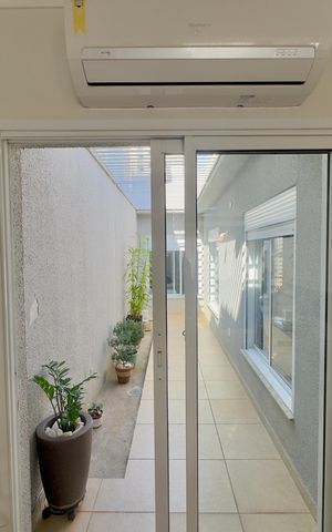 Casa à venda com 300m², 3 quartos e 6 vagas Casa à venda com 300m², 3 quartos e 6 vagasJardim de inverno