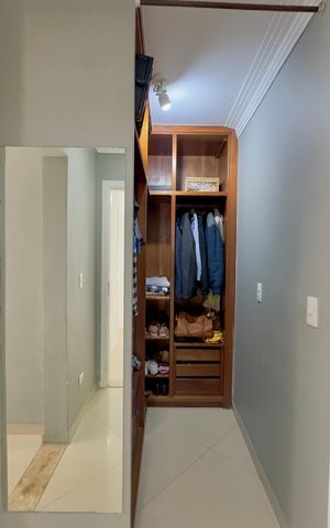 Casa à venda com 300m², 3 quartos e 6 vagas Casa à venda com 300m², 3 quartos e 6 vagasCloset quarto 3