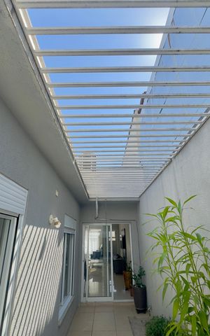 Casa à venda com 300m², 3 quartos e 6 vagas Casa à venda com 300m², 3 quartos e 6 vagasJardim de inverno