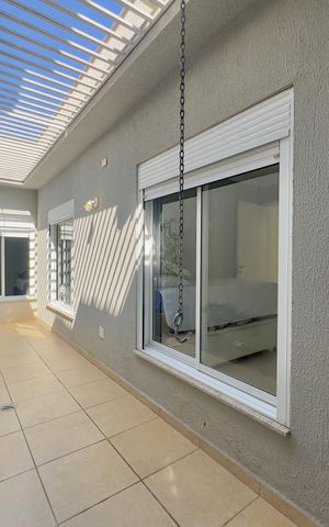 Casa à venda com 300m², 3 quartos e 6 vagas Casa à venda com 300m², 3 quartos e 6 vagasJardim de inverno