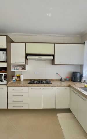 Casa à venda com 300m², 3 quartos e 6 vagas Casa à venda com 300m², 3 quartos e 6 vagasCozinha