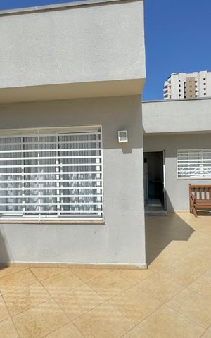 Casa à venda com 300m², 3 quartos e 6 vagas Casa à venda com 300m², 3 quartos e 6 vagasGaragem