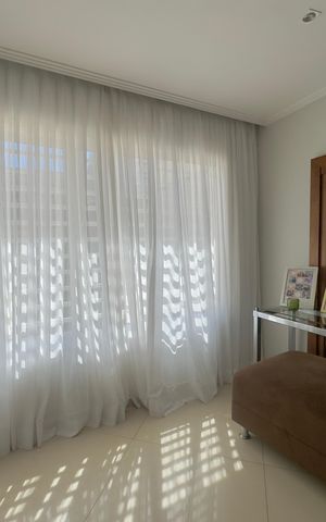 Casa à venda com 300m², 3 quartos e 6 vagas Casa à venda com 300m², 3 quartos e 6 vagasSala