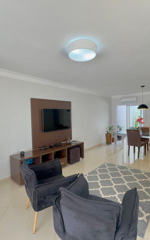 Casa à venda com 300m², 3 quartos e 6 vagas Casa à venda com 300m², 3 quartos e 6 vagasSala