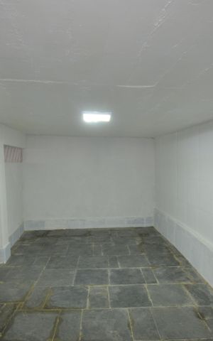 Casa para alugar com 200m², 2 quartos e 2 vagasÁrea Interna