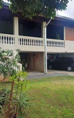 Casa à venda com 335m², 2 quartos e 4 vagas Casa à venda com 335m², 2 quartos e 4 vagasÁrea externa