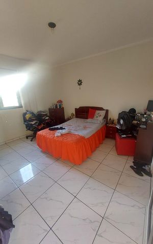 Casa à venda com 335m², 2 quartos e 4 vagas Casa à venda com 335m², 2 quartos e 4 vagasQuarto
