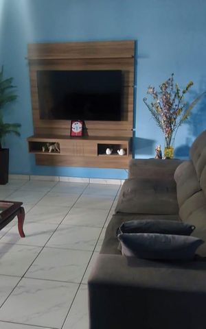 Casa à venda com 335m², 2 quartos e 4 vagas Casa à venda com 335m², 2 quartos e 4 vagasSala