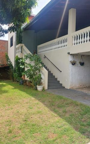 Casa à venda com 335m², 2 quartos e 4 vagas Casa à venda com 335m², 2 quartos e 4 vagasÁrea externa