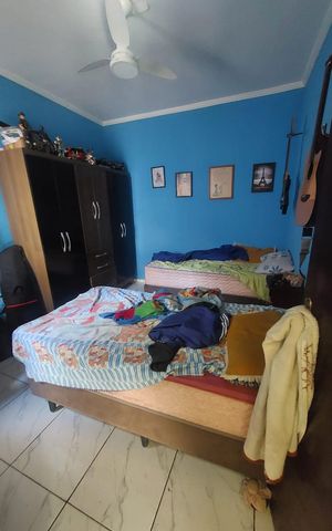 Casa à venda com 335m², 2 quartos e 4 vagas Casa à venda com 335m², 2 quartos e 4 vagasQuarto