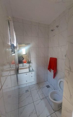 Casa à venda com 335m², 2 quartos e 4 vagas Casa à venda com 335m², 2 quartos e 4 vagasBanheiro
