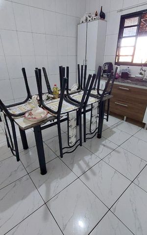 Casa à venda com 335m², 2 quartos e 4 vagas Casa à venda com 335m², 2 quartos e 4 vagasCozinha