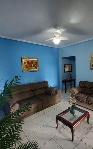 Casa à venda com 335m², 2 quartos e 4 vagas Casa à venda com 335m², 2 quartos e 4 vagasSala