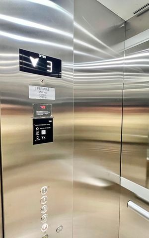 Studio à venda com 35m², 1 quarto e 1 vaga Studio à venda com 35m², 1 quarto e 1 vagaElevador