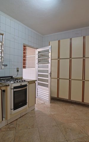 Casa para alugar com 199m², 3 quartos e 2 vagasCozinha
