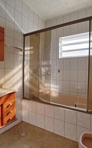 Casa para alugar com 199m², 3 quartos e 2 vagasBanheiro Social