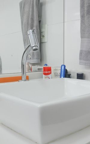 Apartamento à venda com 57m², 2 quartos e 2 vagasBanheiro social