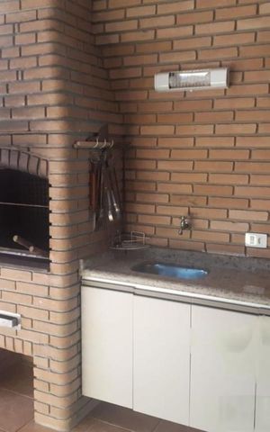 Casa à venda com 275m², 4 quartos e 5 vagas
