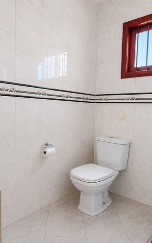 Casa para alugar com 155m², 3 quartos e 2 vagas Casa para alugar com 155m², 3 quartos e 2 vagasBanheiro