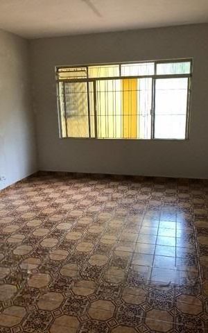 Casa à venda com 195m², 2 quartos e 3 vagas