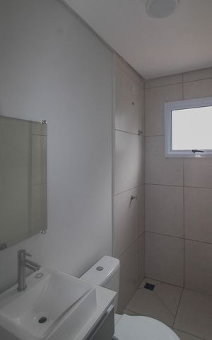 Casa de condomínio à venda com 42m², 2 quartos e 1 vaga Casa de condomínio à venda com 42m², 2 quartos e 1 vagaBanheiro
